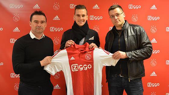Milik signs at Ajax